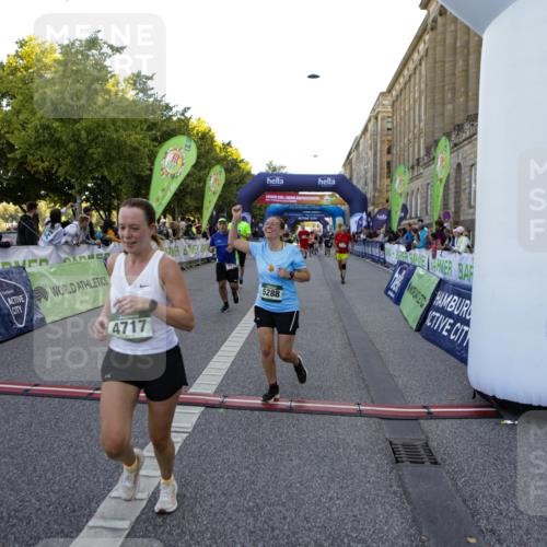 01.09.2024 - BARMER Alsterlauf Kathrin Stürmer Photography http://msf.ph/oto/6970987 01.09.2024 10:07:12 Ziel 2175, 2241, 2271, 2965, 2972, 2980, 3314, 3363, 3445, 4346, 4642, 5049, 5050, 5090, 5132, 2157, 2285, 2298, 2547, 2707, 2718, 2856, 2946, 2978, 3313, 4161, 4459, 4717, 5271, 5288 meine-sportfotos.de