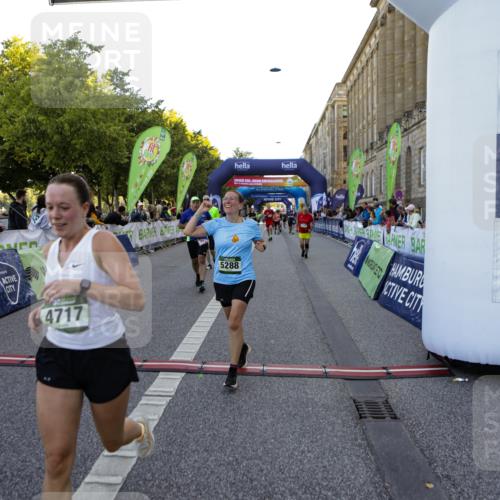 01.09.2024 - BARMER Alsterlauf Kathrin Stürmer Photography http://msf.ph/oto/6970988 01.09.2024 10:07:12 Ziel 2175, 2241, 2271, 2965, 2972, 2980, 3314, 3363, 3445, 4346, 4642, 5049, 5050, 5090, 5132, 2157, 2285, 2298, 2547, 2707, 2718, 2856, 2946, 2978, 3313, 4161, 4459, 4717, 5271, 5288 meine-sportfotos.de