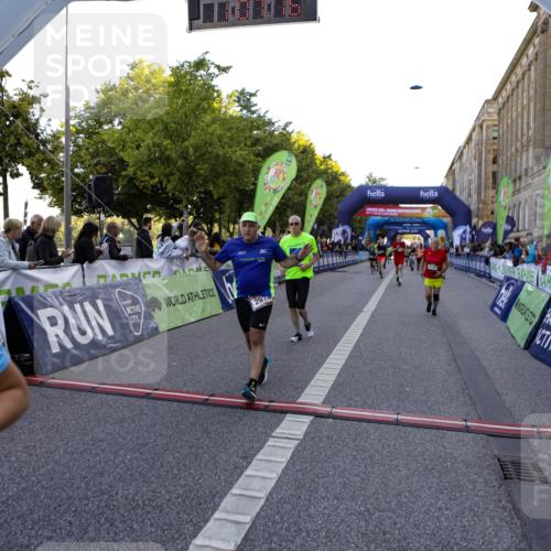 01.09.2024 - BARMER Alsterlauf Kathrin Stürmer Photography http://msf.ph/oto/6970989 01.09.2024 10:07:14 Ziel 2175, 2241, 2271, 2960, 2965, 2972, 2980, 3314, 3348, 3349, 3363, 3445, 4346, 4642, 4691, 5049, 5132, 2157, 2285, 2298, 2547, 2707, 2772, 2856, 2946, 2978, 3120, 3313, 3649, 4161, 4409, 4459, 4504, 4717, 5271, 5288, 8129 meine-sportfotos.de