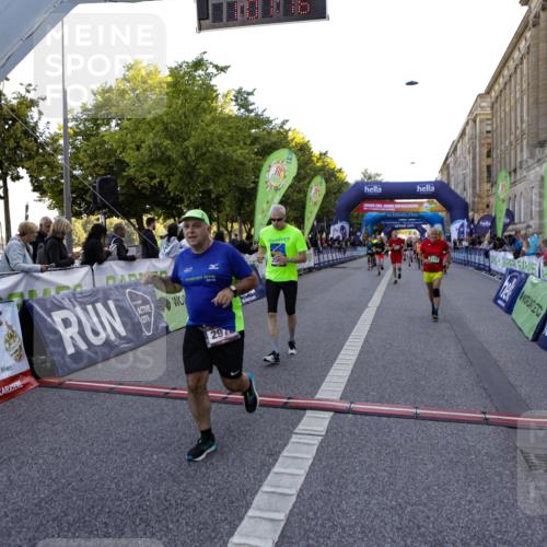 01.09.2024 - BARMER Alsterlauf Kathrin Stürmer Photography http://msf.ph/oto/6970992 01.09.2024 10:07:14 Ziel 2175, 2241, 2271, 2960, 2965, 2972, 2980, 3314, 3348, 3349, 3363, 3445, 4346, 4642, 4691, 5049, 5132, 2157, 2285, 2298, 2547, 2707, 2772, 2856, 2946, 2978, 3120, 3313, 3649, 4161, 4409, 4459, 4504, 4717, 5271, 5288, 8129 meine-sportfotos.de