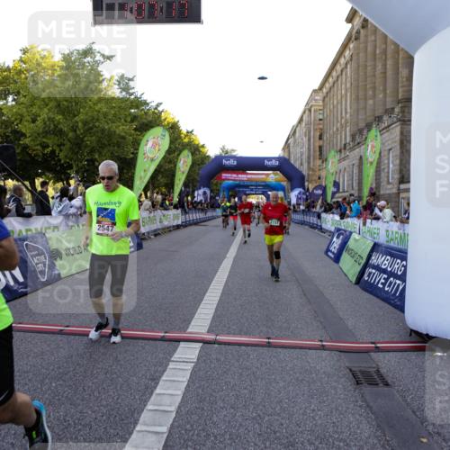 01.09.2024 - BARMER Alsterlauf Kathrin Stürmer Photography http://msf.ph/oto/6970996 01.09.2024 10:07:15 Ziel 2175, 2241, 2271, 2960, 2965, 2972, 2980, 3314, 3348, 3349, 3363, 3445, 4346, 4642, 4691, 5049, 5132, 2157, 2285, 2298, 2547, 2707, 2772, 2856, 2978, 3120, 3649, 4161, 4409, 4459, 4504, 4717, 4918, 5123, 5271, 5288, 8129 meine-sportfotos.de