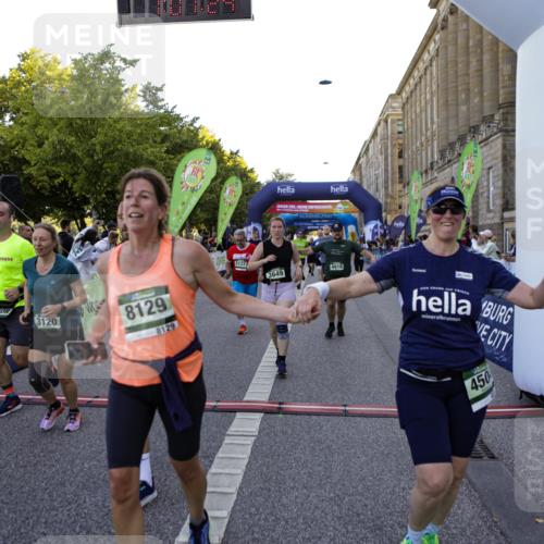 01.09.2024 - BARMER Alsterlauf Kathrin Stürmer Photography http://msf.ph/oto/6971009 01.09.2024 10:07:23 Ziel 2175, 2241, 2825, 2960, 2965, 2980, 3314, 3348, 3349, 3363, 3445, 4017, 4642, 4691, 5049, 8120, 8167, 2157, 2298, 2305, 2673, 2707, 2772, 2996, 3120, 3153, 3296, 3649, 3657, 4160, 4320, 4409, 4504, 4918, 5123, 5200, 5239, 5271, 5304, 8129 meine-sportfotos.de