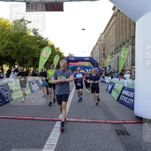 01.09.2024 - BARMER Alsterlauf Kathrin Stürmer Photography http://msf.ph/oto/6971011 01.09.2024 10:07:26 Ziel 2175, 2241, 2825, 2960, 2965, 2980, 3314, 3348, 3349, 3363, 4017, 4642, 4691, 5049, 8120, 8167, 2305, 2317, 2673, 2707, 2772, 2996, 3120, 3153, 3296, 3649, 3657, 3945, 4160, 4320, 4409, 4504, 4918, 5110, 5123, 5200, 5239, 5271, 5304, 8129 meine-sportfotos.de