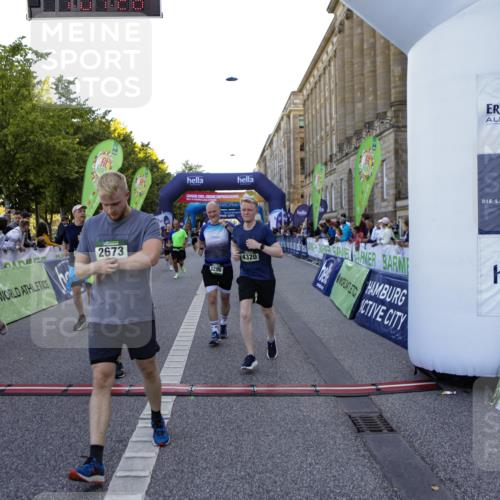 01.09.2024 - BARMER Alsterlauf Kathrin Stürmer Photography http://msf.ph/oto/6971014 01.09.2024 10:07:26 Ziel 2175, 2241, 2825, 2960, 2965, 2980, 3314, 3348, 3349, 3363, 4017, 4642, 4691, 5049, 8120, 8167, 2305, 2317, 2673, 2707, 2772, 2996, 3120, 3153, 3296, 3649, 3657, 3945, 4160, 4320, 4409, 4504, 4918, 5110, 5123, 5200, 5239, 5271, 5304, 8129 meine-sportfotos.de