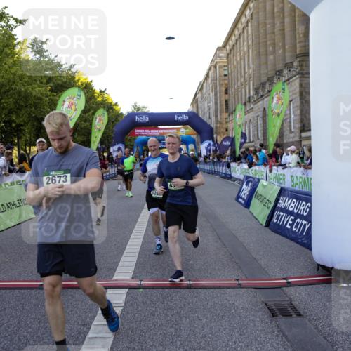 01.09.2024 - BARMER Alsterlauf Kathrin Stürmer Photography http://msf.ph/oto/6971015 01.09.2024 10:07:26 Ziel 2175, 2241, 2825, 2960, 2965, 2980, 3314, 3348, 3349, 3363, 4017, 4642, 4691, 5049, 8120, 8167, 2305, 2317, 2673, 2707, 2772, 2996, 3120, 3153, 3296, 3649, 3657, 3945, 4160, 4320, 4409, 4504, 4918, 5110, 5123, 5200, 5239, 5271, 5304, 8129 meine-sportfotos.de