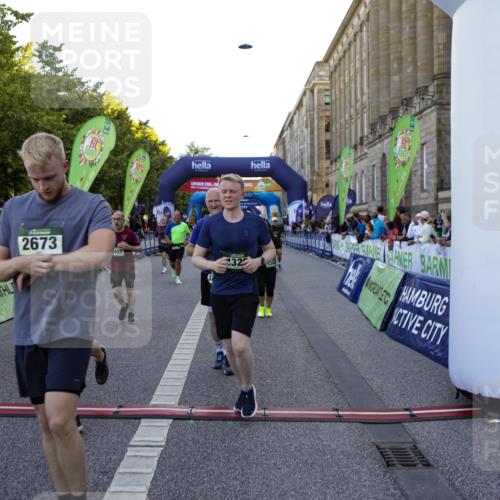 01.09.2024 - BARMER Alsterlauf Kathrin Stürmer Photography http://msf.ph/oto/6971016 01.09.2024 10:07:27 Ziel 2140, 2175, 2241, 2825, 2960, 2965, 2980, 3314, 3348, 3349, 3363, 4017, 4503, 4642, 4691, 5049, 8120, 8167, 2305, 2317, 2673, 2772, 2996, 3120, 3153, 3296, 3649, 3657, 3945, 4160, 4320, 4409, 4504, 4918, 5110, 5123, 5176, 5200, 5239, 5304, 8129 meine-sportfotos.de
