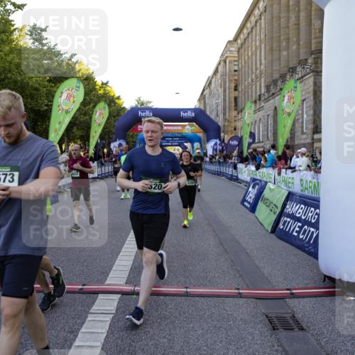 01.09.2024 - BARMER Alsterlauf Kathrin Stürmer Photography http://msf.ph/oto/6971017 01.09.2024 10:07:27 Ziel 2140, 2175, 2241, 2825, 2960, 2965, 2980, 3314, 3348, 3349, 3363, 4017, 4503, 4642, 4691, 5049, 8120, 8167, 2305, 2317, 2673, 2772, 2996, 3120, 3153, 3296, 3649, 3657, 3945, 4160, 4320, 4409, 4504, 4918, 5110, 5123, 5176, 5200, 5239, 5304, 8129 meine-sportfotos.de