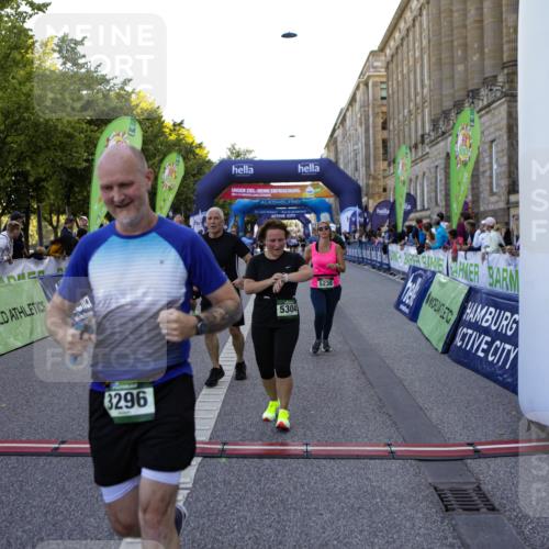 01.09.2024 - BARMER Alsterlauf Kathrin Stürmer Photography http://msf.ph/oto/6971026 01.09.2024 10:07:28 Ziel 2140, 2175, 2241, 2825, 2960, 2965, 2980, 3348, 3349, 4017, 4503, 4642, 4691, 8120, 8167, 2305, 2317, 2415, 2673, 2772, 2996, 3120, 3153, 3296, 3649, 3657, 3945, 4160, 4320, 4409, 4504, 4918, 5110, 5123, 5176, 5200, 5239, 5304, 8129 meine-sportfotos.de