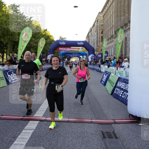 01.09.2024 - BARMER Alsterlauf Kathrin Stürmer Photography http://msf.ph/oto/6971028 01.09.2024 10:07:29 Ziel 2140, 2175, 2241, 2825, 2960, 2965, 2980, 3348, 3349, 4017, 4503, 4642, 4691, 8120, 8167, 2305, 2317, 2415, 2673, 2996, 3120, 3153, 3296, 3649, 3657, 3945, 4160, 4320, 4409, 4918, 5110, 5123, 5176, 5200, 5239, 5304 meine-sportfotos.de