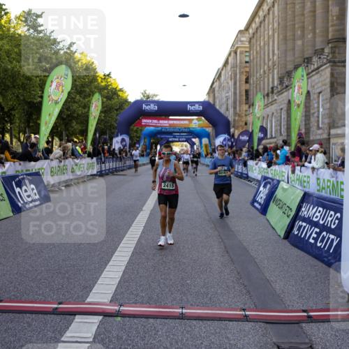 01.09.2024 - BARMER Alsterlauf Kathrin Stürmer Photography http://msf.ph/oto/6971038 01.09.2024 10:07:36 Ziel 2002, 2140, 2300, 2459, 2460, 2825, 4017, 4261, 4503, 5119, 8120, 8167, 2305, 2317, 2405, 2415, 2996, 3859, 3945, 4768, 4769, 5110, 5176, 5239, 8059 meine-sportfotos.de