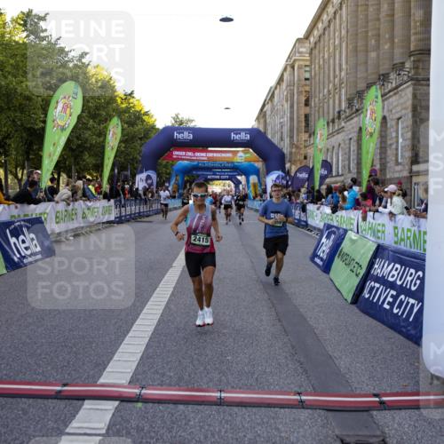 01.09.2024 - BARMER Alsterlauf Kathrin Stürmer Photography http://msf.ph/oto/6971040 01.09.2024 10:07:36 Ziel 2002, 2140, 2300, 2459, 2460, 2825, 4017, 4261, 4503, 5119, 8120, 8167, 2305, 2317, 2405, 2415, 2996, 3859, 3945, 4768, 4769, 5110, 5176, 5239, 8059 meine-sportfotos.de