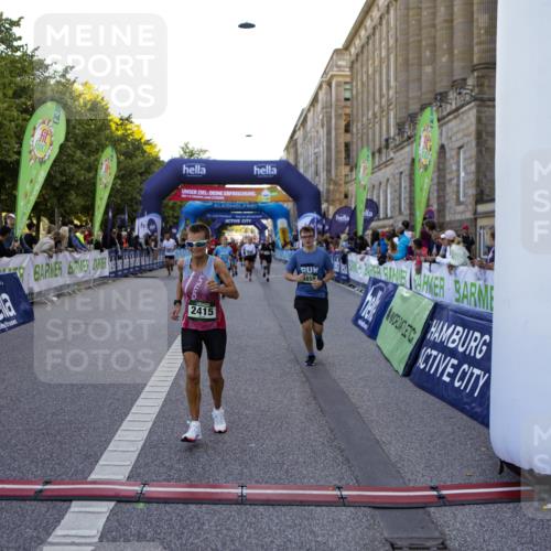 01.09.2024 - BARMER Alsterlauf Kathrin Stürmer Photography http://msf.ph/oto/6971042 01.09.2024 10:07:36 Ziel 2002, 2140, 2300, 2459, 2460, 2825, 4017, 4261, 4503, 5119, 8120, 8167, 2305, 2317, 2405, 2415, 2996, 3859, 3945, 4768, 4769, 5110, 5176, 5239, 8059 meine-sportfotos.de