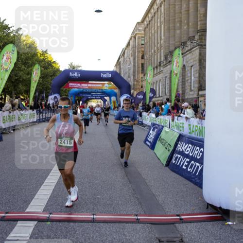 01.09.2024 - BARMER Alsterlauf Kathrin Stürmer Photography http://msf.ph/oto/6971044 01.09.2024 10:07:37 Ziel 2002, 2140, 2300, 2459, 2460, 2825, 4261, 4503, 5119, 8120, 8167, 2317, 2405, 2415, 2996, 3859, 3945, 4260, 4768, 4769, 5110, 5176, 8059 meine-sportfotos.de