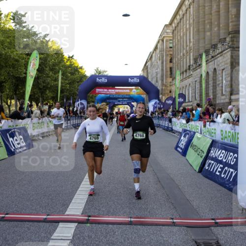 01.09.2024 - BARMER Alsterlauf Kathrin Stürmer Photography http://msf.ph/oto/6971060 01.09.2024 10:07:42 Ziel 2002, 2083, 2140, 2300, 2448, 2459, 2460, 2683, 4261, 4347, 4348, 4503, 4707, 5119, 8167, 8271, 2319, 2405, 2415, 2426, 3358, 3359, 3859, 3924, 4260, 4280, 4350, 4462, 4768, 4769, 5035, 5176, 8059 meine-sportfotos.de