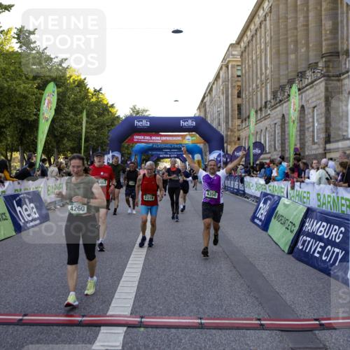 01.09.2024 - BARMER Alsterlauf Kathrin Stürmer Photography http://msf.ph/oto/6971069 01.09.2024 10:07:45 Ziel 2002, 2083, 2140, 2300, 2448, 2459, 2460, 2683, 4261, 4347, 4348, 4503, 4707, 4810, 5119, 8271, 2319, 2342, 2405, 2426, 3054, 3229, 3358, 3359, 3859, 3924, 4065, 4260, 4280, 4350, 4462, 4768, 4769, 5035, 8059 meine-sportfotos.de