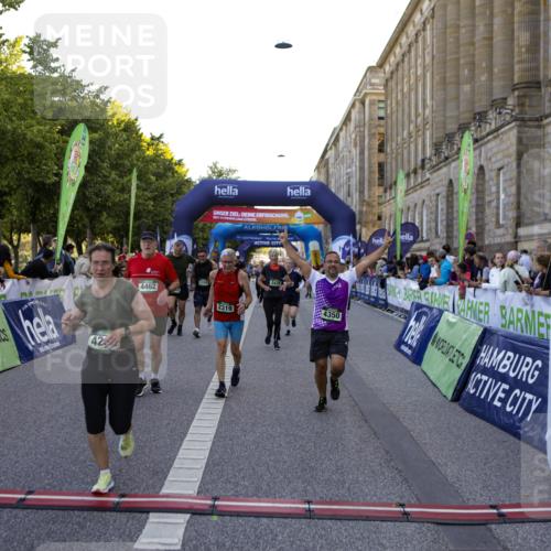 01.09.2024 - BARMER Alsterlauf Kathrin Stürmer Photography http://msf.ph/oto/6971070 01.09.2024 10:07:45 Ziel 2002, 2083, 2140, 2300, 2448, 2459, 2460, 2683, 4261, 4347, 4348, 4503, 4707, 4810, 5119, 8271, 2319, 2342, 2405, 2426, 3054, 3229, 3358, 3359, 3859, 3924, 4065, 4260, 4280, 4350, 4462, 4768, 4769, 5035, 8059 meine-sportfotos.de