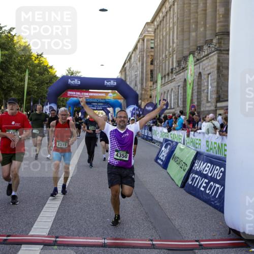 01.09.2024 - BARMER Alsterlauf Kathrin Stürmer Photography http://msf.ph/oto/6971073 01.09.2024 10:07:46 Ziel 2002, 2083, 2140, 2300, 2448, 2459, 2460, 2683, 3885, 4261, 4347, 4348, 4503, 4707, 4810, 5119, 8271, 2319, 2342, 2405, 2426, 3054, 3229, 3358, 3359, 3924, 4065, 4260, 4280, 4350, 4462, 4768, 4769, 5035, 8059 meine-sportfotos.de