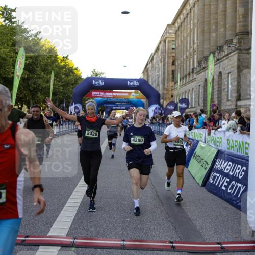 01.09.2024 - BARMER Alsterlauf Kathrin Stürmer Photography http://msf.ph/oto/6971076 01.09.2024 10:07:48 Ziel 2002, 2083, 2300, 2448, 2459, 2460, 2683, 3885, 4261, 4347, 4348, 4707, 4810, 5119, 8271, 2319, 2342, 2405, 2426, 2525, 3054, 3229, 3358, 3359, 3924, 4065, 4260, 4280, 4350, 4462, 4733, 4768, 4769, 5035, 5104, 5280 meine-sportfotos.de