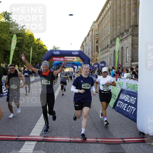 01.09.2024 - BARMER Alsterlauf Kathrin Stürmer Photography http://msf.ph/oto/6971078 01.09.2024 10:07:48 Ziel 2002, 2083, 2300, 2448, 2459, 2460, 2683, 3885, 4261, 4347, 4348, 4707, 4810, 5119, 8271, 2319, 2342, 2405, 2426, 2525, 3054, 3229, 3358, 3359, 3924, 4065, 4260, 4280, 4350, 4462, 4733, 4768, 4769, 5035, 5104, 5280 meine-sportfotos.de