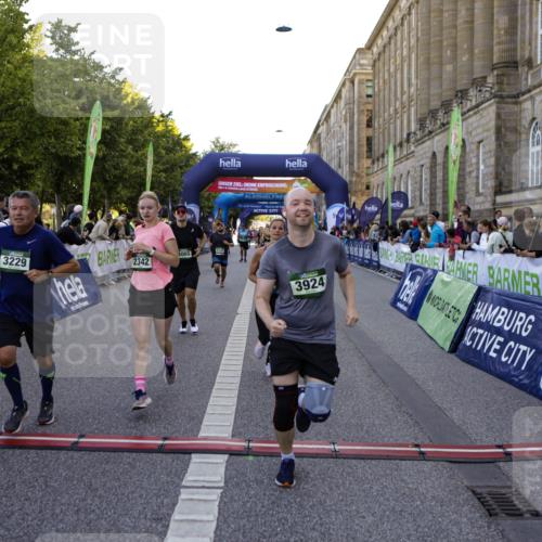 01.09.2024 - BARMER Alsterlauf Kathrin Stürmer Photography http://msf.ph/oto/6971084 01.09.2024 10:07:51 Ziel 2002, 2083, 2300, 2448, 2459, 2460, 2683, 3819, 3820, 3885, 4261, 4347, 4348, 4707, 4810, 5119, 8271, 2319, 2342, 2405, 2426, 2525, 3054, 3229, 3321, 3337, 3358, 3359, 3924, 4065, 4260, 4280, 4350, 4462, 4550, 4733, 4880, 5035, 5104, 5280 meine-sportfotos.de