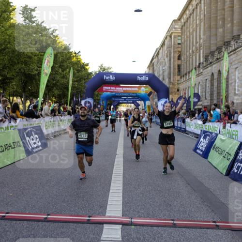 01.09.2024 - BARMER Alsterlauf Kathrin Stürmer Photography http://msf.ph/oto/6971092 01.09.2024 10:07:54 Ziel 2002, 2083, 2300, 2448, 2459, 2460, 2683, 2791, 3819, 3820, 3885, 4261, 4347, 4348, 4707, 4810, 8271, 2319, 2342, 2400, 2426, 2525, 2867, 3054, 3229, 3321, 3335, 3337, 3345, 3358, 3359, 3870, 3924, 4065, 4280, 4550, 4733, 4750, 4880, 5035, 5104, 5280 meine-sportfotos.de