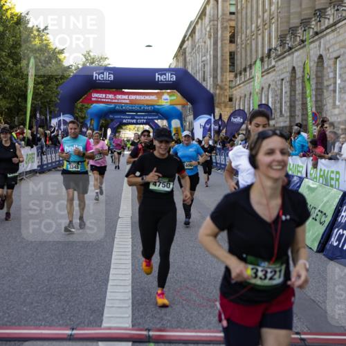01.09.2024 - BARMER Alsterlauf Kathrin Stürmer Photography http://msf.ph/oto/6971103 01.09.2024 10:08:00 Ziel 2448, 2468, 2683, 2791, 3240, 3819, 3820, 3885, 3937, 4347, 4348, 4810, 5127, 5128, 2050, 2228, 2367, 2400, 2525, 2867, 3262, 3321, 3335, 3337, 3345, 3584, 3870, 4528, 4550, 4570, 4673, 4694, 4733, 4750, 4880, 5104, 5280, 8164 meine-sportfotos.de