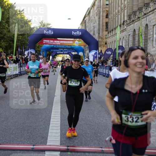 01.09.2024 - BARMER Alsterlauf Kathrin Stürmer Photography http://msf.ph/oto/6971104 01.09.2024 10:08:00 Ziel 2448, 2468, 2683, 2791, 3240, 3819, 3820, 3885, 3937, 4347, 4348, 4810, 5127, 5128, 2050, 2228, 2367, 2400, 2525, 2867, 3262, 3321, 3335, 3337, 3345, 3584, 3870, 4528, 4550, 4570, 4673, 4694, 4733, 4750, 4880, 5104, 5280, 8164 meine-sportfotos.de