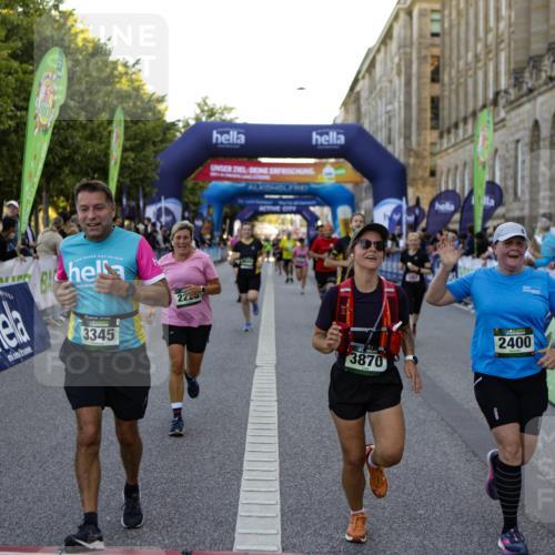 01.09.2024 - BARMER Alsterlauf Kathrin Stürmer Photography http://msf.ph/oto/6971107 01.09.2024 10:08:02 Ziel 2452, 2468, 2791, 3240, 3819, 3820, 3885, 3937, 4810, 5127, 5128, 2050, 2228, 2367, 2400, 2525, 2867, 3262, 3321, 3335, 3337, 3345, 3584, 3870, 4528, 4550, 4570, 4673, 4694, 4733, 4750, 4880, 5104, 5280, 8164 meine-sportfotos.de