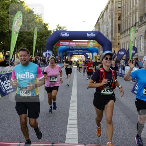 01.09.2024 - BARMER Alsterlauf Kathrin Stürmer Photography http://msf.ph/oto/6971108 01.09.2024 10:08:02 Ziel 2452, 2468, 2791, 3240, 3819, 3820, 3885, 3937, 4810, 5127, 5128, 2050, 2228, 2367, 2400, 2525, 2867, 3262, 3321, 3335, 3337, 3345, 3584, 3870, 4528, 4550, 4570, 4673, 4694, 4733, 4750, 4880, 5104, 5280, 8164 meine-sportfotos.de