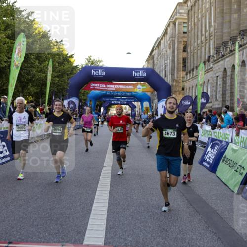 01.09.2024 - BARMER Alsterlauf Kathrin Stürmer Photography http://msf.ph/oto/6971110 01.09.2024 10:08:04 Ziel 2452, 2468, 2791, 3240, 3819, 3820, 3885, 3937, 5127, 5128, 2050, 2228, 2367, 2400, 2867, 3262, 3321, 3335, 3337, 3345, 3584, 3864, 3870, 3964, 4528, 4550, 4570, 4673, 4694, 4750, 4880, 4919, 8164 meine-sportfotos.de