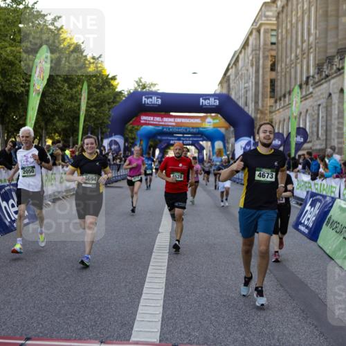 01.09.2024 - BARMER Alsterlauf Kathrin Stürmer Photography http://msf.ph/oto/6971111 01.09.2024 10:08:04 Ziel 2452, 2468, 2791, 3240, 3819, 3820, 3885, 3937, 5127, 5128, 2050, 2228, 2367, 2400, 2867, 3262, 3321, 3335, 3337, 3345, 3584, 3864, 3870, 3964, 4528, 4550, 4570, 4673, 4694, 4750, 4880, 4919, 8164 meine-sportfotos.de