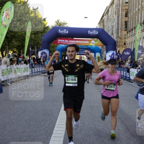 01.09.2024 - BARMER Alsterlauf Kathrin Stürmer Photography http://msf.ph/oto/6971122 01.09.2024 10:08:08 Ziel 2051, 2196, 2452, 2468, 2791, 3240, 3320, 3344, 3739, 3819, 3820, 3937, 4921, 4922, 5127, 5128, 2050, 2228, 2367, 2374, 2400, 2867, 3262, 3345, 3584, 3767, 3864, 3870, 3964, 4195, 4528, 4570, 4673, 4694, 4919, 8164 meine-sportfotos.de