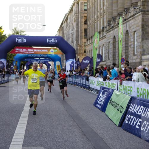01.09.2024 - BARMER Alsterlauf Kathrin Stürmer Photography http://msf.ph/oto/6971125 01.09.2024 10:08:10 Ziel 2051, 2196, 2452, 2468, 2791, 3240, 3320, 3344, 3738, 3739, 3784, 3819, 3820, 3937, 4921, 4922, 5127, 5128, 2050, 2228, 2264, 2367, 2374, 3262, 3584, 3767, 3864, 3964, 4195, 4210, 4528, 4570, 4673, 4694, 4919, 8164 meine-sportfotos.de