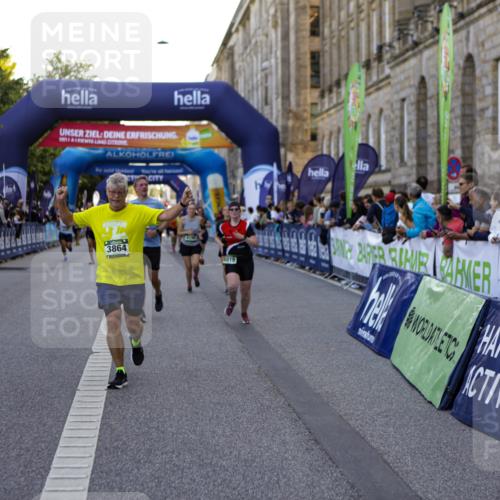 01.09.2024 - BARMER Alsterlauf Kathrin Stürmer Photography http://msf.ph/oto/6971127 01.09.2024 10:08:10 Ziel 2051, 2196, 2452, 2468, 2791, 3240, 3320, 3344, 3738, 3739, 3784, 3819, 3820, 3937, 4921, 4922, 5127, 5128, 2050, 2228, 2264, 2367, 2374, 3262, 3584, 3767, 3864, 3964, 4195, 4210, 4528, 4570, 4673, 4694, 4919, 8164 meine-sportfotos.de