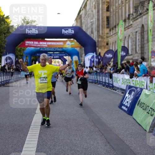 01.09.2024 - BARMER Alsterlauf Kathrin Stürmer Photography http://msf.ph/oto/6971128 01.09.2024 10:08:10 Ziel 2051, 2196, 2452, 2468, 2791, 3240, 3320, 3344, 3738, 3739, 3784, 3819, 3820, 3937, 4921, 4922, 5127, 5128, 2050, 2228, 2264, 2367, 2374, 3262, 3584, 3767, 3864, 3964, 4195, 4210, 4528, 4570, 4673, 4694, 4919, 8164 meine-sportfotos.de