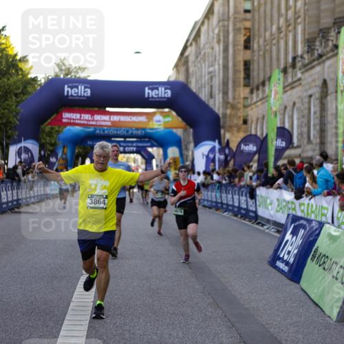 01.09.2024 - BARMER Alsterlauf Kathrin Stürmer Photography http://msf.ph/oto/6971129 01.09.2024 10:08:10 Ziel 2051, 2196, 2452, 2468, 2791, 3240, 3320, 3344, 3738, 3739, 3784, 3819, 3820, 3937, 4921, 4922, 5127, 5128, 2050, 2228, 2264, 2367, 2374, 3262, 3584, 3767, 3864, 3964, 4195, 4210, 4528, 4570, 4673, 4694, 4919, 8164 meine-sportfotos.de