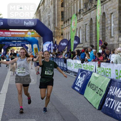 01.09.2024 - BARMER Alsterlauf Kathrin Stürmer Photography http://msf.ph/oto/6971132 01.09.2024 10:08:14 Ziel 2051, 2196, 2452, 2468, 2791, 3213, 3240, 3320, 3344, 3738, 3739, 3784, 3937, 4921, 4922, 5127, 5128, 2264, 2367, 2374, 2695, 2896, 2941, 3084, 3085, 3584, 3767, 3864, 3964, 4007, 4195, 4210, 4570, 4919, 5219, 8164 meine-sportfotos.de