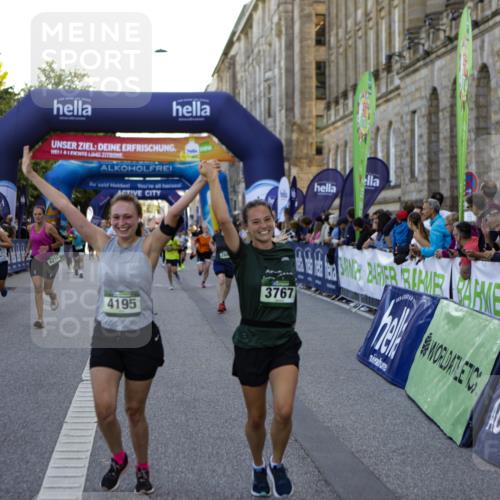 01.09.2024 - BARMER Alsterlauf Kathrin Stürmer Photography http://msf.ph/oto/6971134 01.09.2024 10:08:14 Ziel 2051, 2196, 2452, 2468, 2791, 3213, 3240, 3320, 3344, 3738, 3739, 3784, 3937, 4921, 4922, 5127, 5128, 2264, 2367, 2374, 2695, 2896, 2941, 3084, 3085, 3584, 3767, 3864, 3964, 4007, 4195, 4210, 4570, 4919, 5219, 8164 meine-sportfotos.de