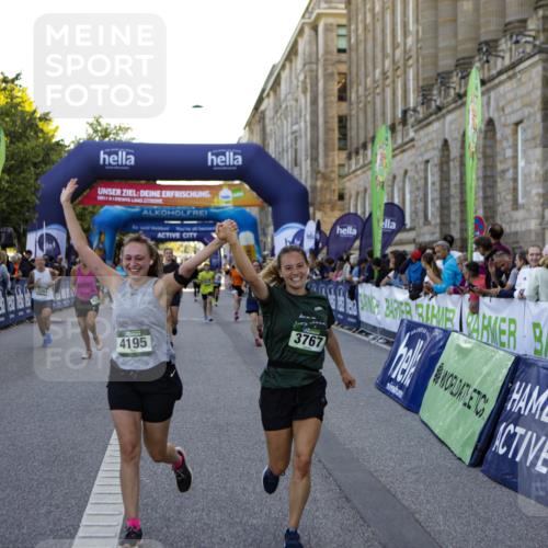 01.09.2024 - BARMER Alsterlauf Kathrin Stürmer Photography http://msf.ph/oto/6971135 01.09.2024 10:08:14 Ziel 2051, 2196, 2452, 2468, 2791, 3213, 3240, 3320, 3344, 3738, 3739, 3784, 3937, 4921, 4922, 5127, 5128, 2264, 2367, 2374, 2695, 2896, 2941, 3084, 3085, 3584, 3767, 3864, 3964, 4007, 4195, 4210, 4570, 4919, 5219, 8164 meine-sportfotos.de
