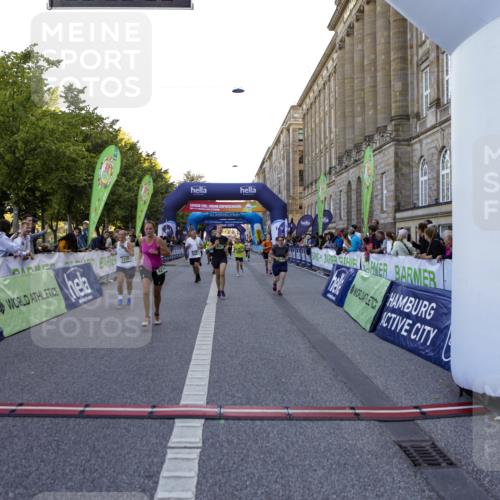 01.09.2024 - BARMER Alsterlauf Kathrin Stürmer Photography http://msf.ph/oto/6971139 01.09.2024 10:08:17 Ziel 2051, 2196, 2432, 2433, 2435, 2452, 2468, 2687, 2713, 3213, 3240, 3320, 3344, 3738, 3739, 3784, 3937, 4921, 4922, 5127, 5128, 2264, 2374, 2695, 2852, 2896, 2941, 3084, 3085, 3381, 3767, 3864, 3964, 4007, 4195, 4210, 4919, 5219 meine-sportfotos.de