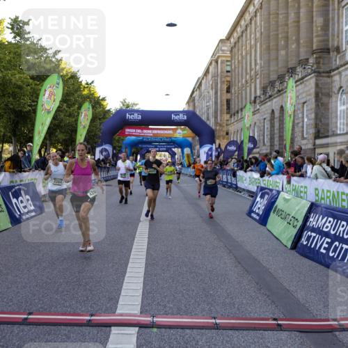 01.09.2024 - BARMER Alsterlauf Kathrin Stürmer Photography http://msf.ph/oto/6971141 01.09.2024 10:08:17 Ziel 2051, 2196, 2432, 2433, 2435, 2452, 2468, 2687, 2713, 3213, 3240, 3320, 3344, 3738, 3739, 3784, 3937, 4921, 4922, 5127, 5128, 2264, 2374, 2695, 2852, 2896, 2941, 3084, 3085, 3381, 3767, 3864, 3964, 4007, 4195, 4210, 4919, 5219 meine-sportfotos.de