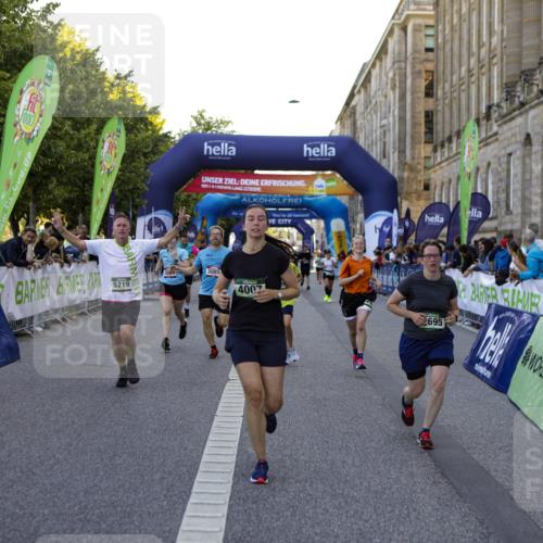 01.09.2024 - BARMER Alsterlauf Kathrin Stürmer Photography http://msf.ph/oto/6971147 01.09.2024 10:08:19 Ziel 2051, 2196, 2432, 2433, 2435, 2452, 2468, 2687, 2713, 3213, 3240, 3320, 3344, 3738, 3739, 3784, 3937, 4921, 4922, 2264, 2374, 2695, 2852, 2896, 2941, 2952, 3084, 3085, 3381, 3696, 3767, 4007, 4195, 4210, 4786, 4919, 5219 meine-sportfotos.de