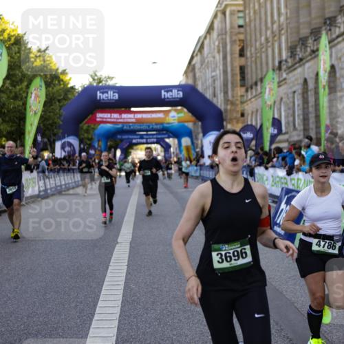 01.09.2024 - BARMER Alsterlauf Kathrin Stürmer Photography http://msf.ph/oto/6971155 01.09.2024 10:08:27 Ziel 2051, 2053, 2196, 2432, 2433, 2435, 2687, 2713, 3213, 3346, 3738, 3784, 4469, 4653, 4921, 4922, 8374, 8375, 2058, 2101, 2148, 2695, 2852, 2896, 2941, 2952, 3084, 3085, 3224, 3233, 3246, 3381, 3696, 3904, 4590, 4720, 4786, 5219, 8204 meine-sportfotos.de