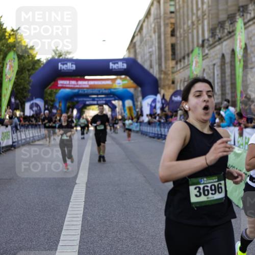 01.09.2024 - BARMER Alsterlauf Kathrin Stürmer Photography http://msf.ph/oto/6971156 01.09.2024 10:08:27 Ziel 2051, 2053, 2196, 2432, 2433, 2435, 2687, 2713, 3213, 3346, 3738, 3784, 4469, 4653, 4921, 4922, 8374, 8375, 2058, 2101, 2148, 2695, 2852, 2896, 2941, 2952, 3084, 3085, 3224, 3233, 3246, 3381, 3696, 3904, 4590, 4720, 4786, 5219, 8204 meine-sportfotos.de
