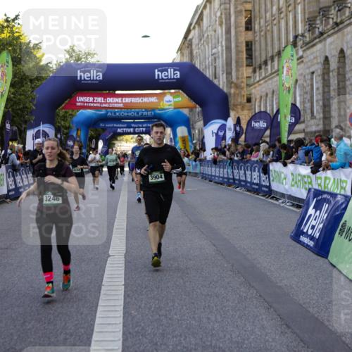 01.09.2024 - BARMER Alsterlauf Kathrin Stürmer Photography http://msf.ph/oto/6971162 01.09.2024 10:08:29 Ziel 2053, 2432, 2433, 2434, 2435, 2687, 2713, 3213, 3346, 3738, 3784, 4469, 4653, 8374, 8375, 2058, 2063, 2101, 2148, 2694, 2852, 2952, 3084, 3085, 3224, 3233, 3236, 3246, 3381, 3696, 3904, 4590, 4720, 4786, 8204 meine-sportfotos.de