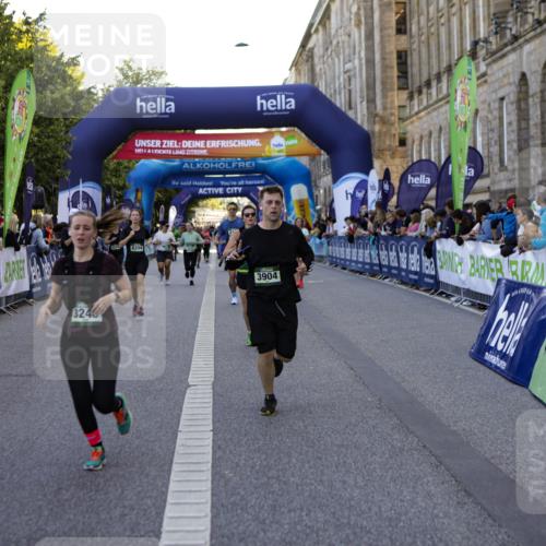 01.09.2024 - BARMER Alsterlauf Kathrin Stürmer Photography http://msf.ph/oto/6971163 01.09.2024 10:08:29 Ziel 2053, 2432, 2433, 2434, 2435, 2687, 2713, 3213, 3346, 3738, 3784, 4469, 4653, 8374, 8375, 2058, 2063, 2101, 2148, 2694, 2852, 2952, 3084, 3085, 3224, 3233, 3236, 3246, 3381, 3696, 3904, 4590, 4720, 4786, 8204 meine-sportfotos.de