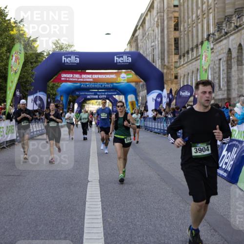 01.09.2024 - BARMER Alsterlauf Kathrin Stürmer Photography http://msf.ph/oto/6971170 01.09.2024 10:08:30 Ziel 2053, 2432, 2433, 2434, 2435, 2687, 2713, 3213, 3346, 4469, 4653, 8374, 8375, 2058, 2063, 2101, 2148, 2694, 2852, 2952, 3224, 3233, 3236, 3246, 3270, 3381, 3696, 3904, 4590, 4720, 4786, 8204 meine-sportfotos.de