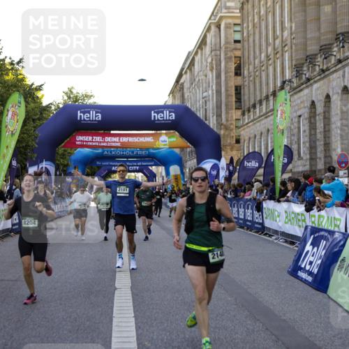 01.09.2024 - BARMER Alsterlauf Kathrin Stürmer Photography http://msf.ph/oto/6971179 01.09.2024 10:08:31 Ziel 2053, 2142, 2432, 2433, 2434, 2435, 2687, 2713, 3213, 3346, 4469, 4653, 4991, 8374, 8375, 2058, 2063, 2101, 2148, 2694, 2852, 2952, 3224, 3233, 3236, 3246, 3270, 3381, 3696, 3904, 4590, 4720, 4786, 8204 meine-sportfotos.de