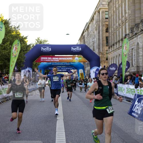 01.09.2024 - BARMER Alsterlauf Kathrin Stürmer Photography http://msf.ph/oto/6971180 01.09.2024 10:08:32 Ziel 2053, 2142, 2432, 2433, 2434, 2435, 2687, 2713, 3346, 4469, 4653, 4991, 8374, 8375, 2058, 2063, 2101, 2148, 2694, 2852, 2952, 3224, 3233, 3236, 3246, 3270, 3696, 3904, 4590, 4720, 4786, 8204 meine-sportfotos.de