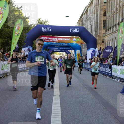 01.09.2024 - BARMER Alsterlauf Kathrin Stürmer Photography http://msf.ph/oto/6971184 01.09.2024 10:08:33 Ziel 2053, 2142, 2432, 2433, 2434, 2435, 2687, 2713, 3346, 4469, 4653, 4991, 8374, 8375, 2058, 2063, 2101, 2148, 2694, 2952, 3224, 3233, 3236, 3246, 3270, 3696, 3904, 4464, 4590, 4720, 4786, 8204 meine-sportfotos.de